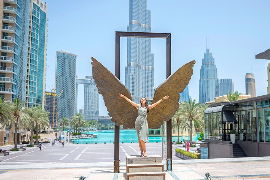 Experience the Glamour of Dubai